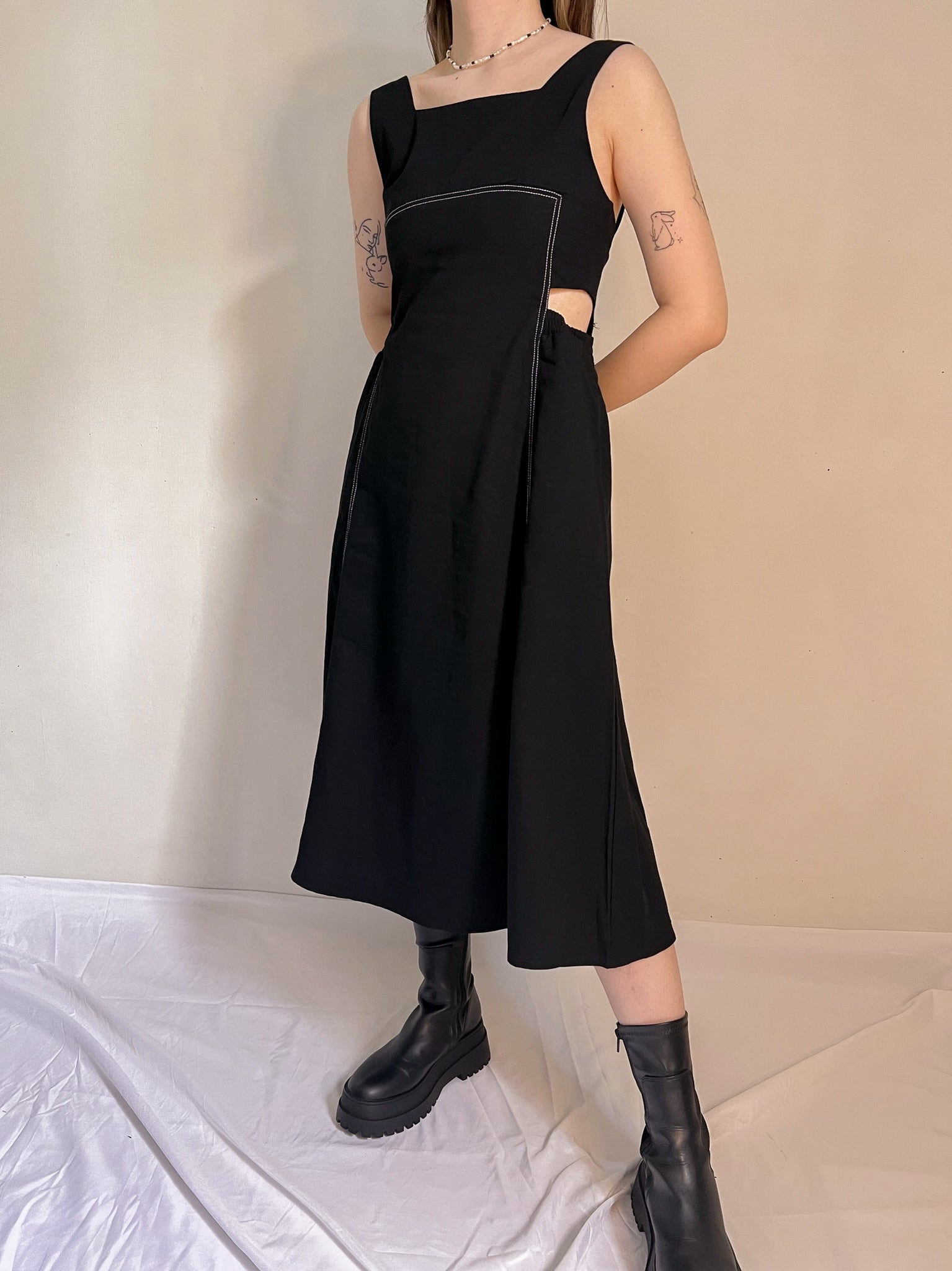 SKYLER MIDI DRESS IN BLACK