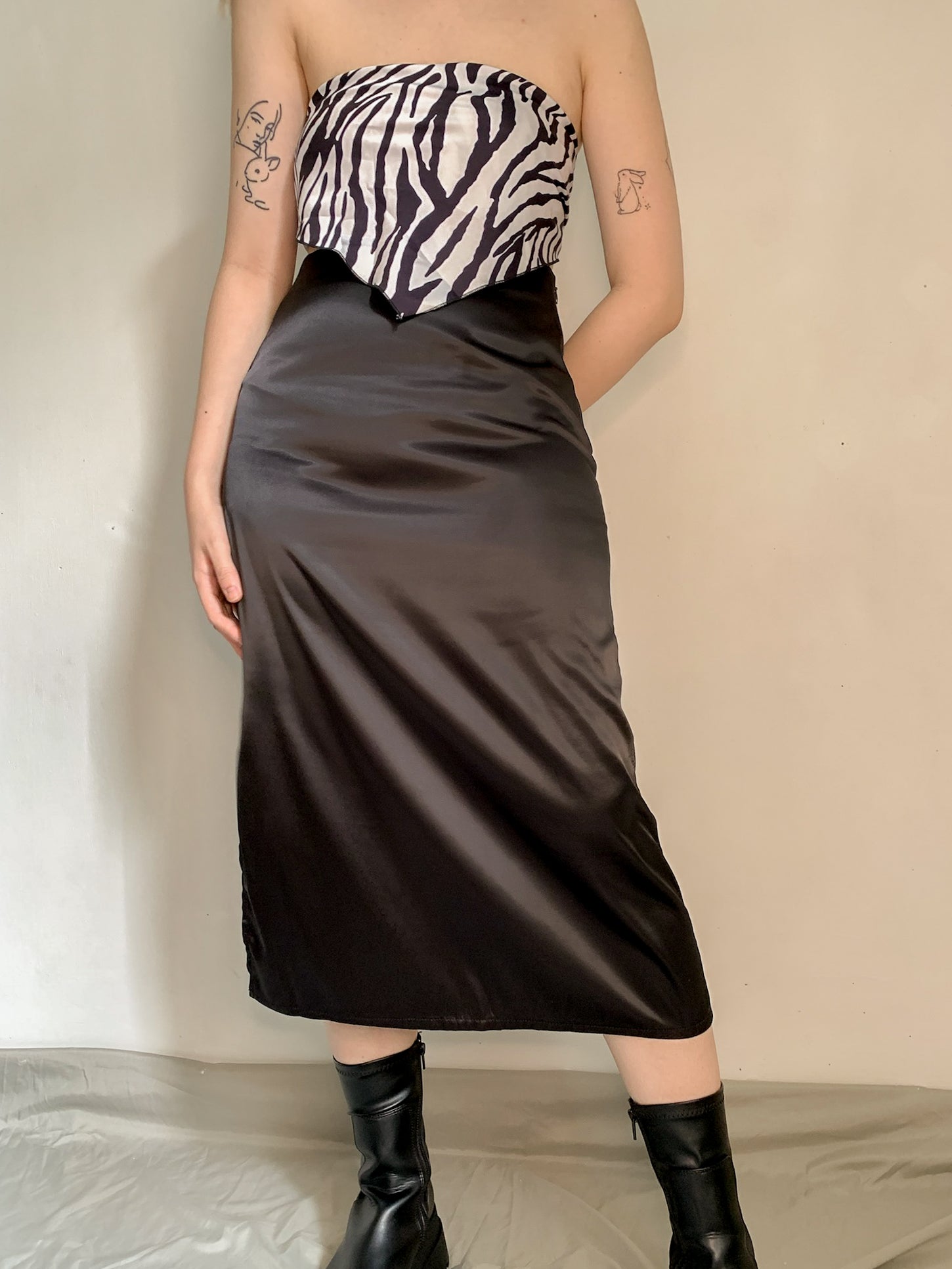 SABRINA MIDI SKIRT IN BLACK