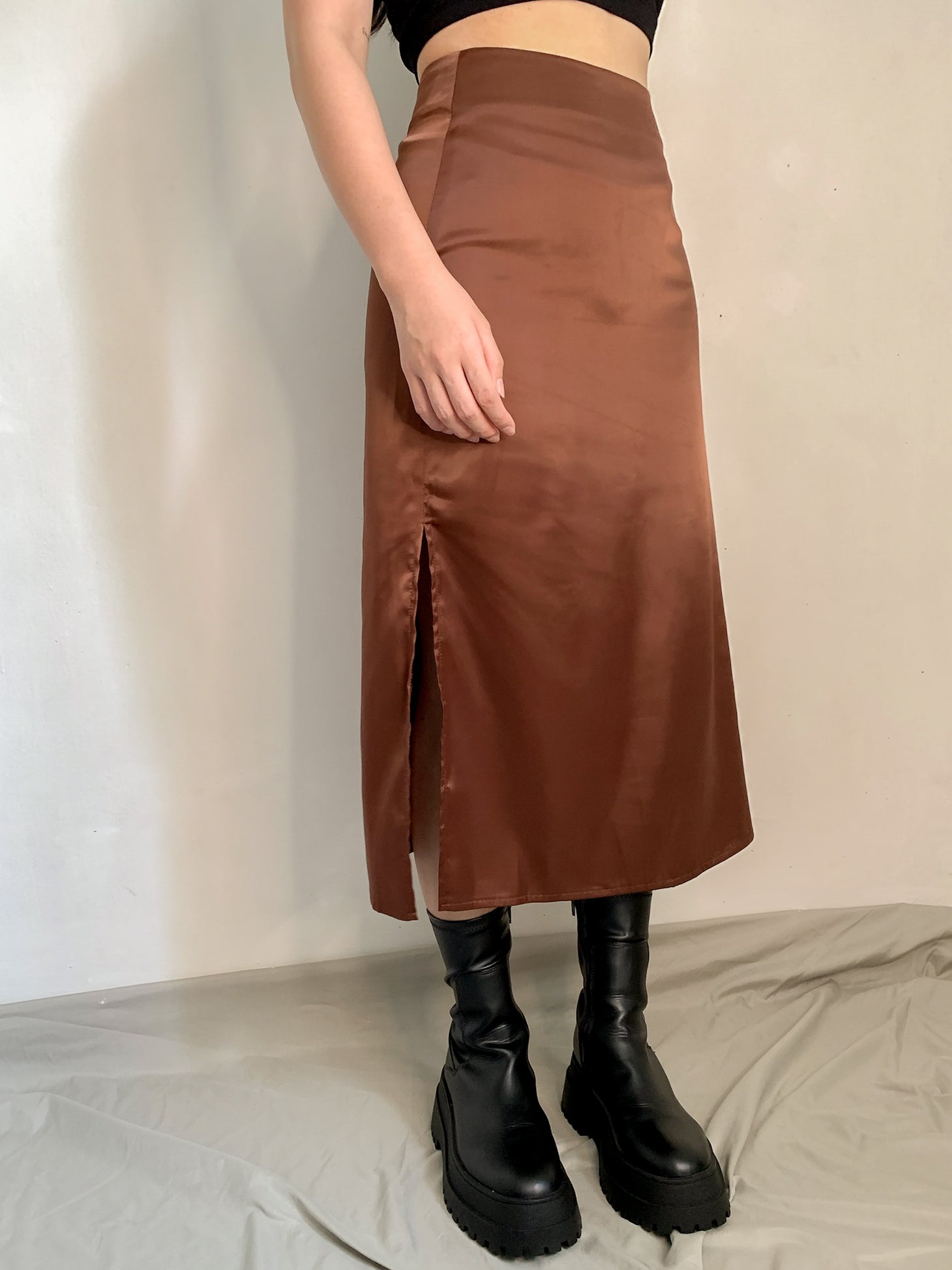 SABRINA MIDI SKIRT IN BROWN