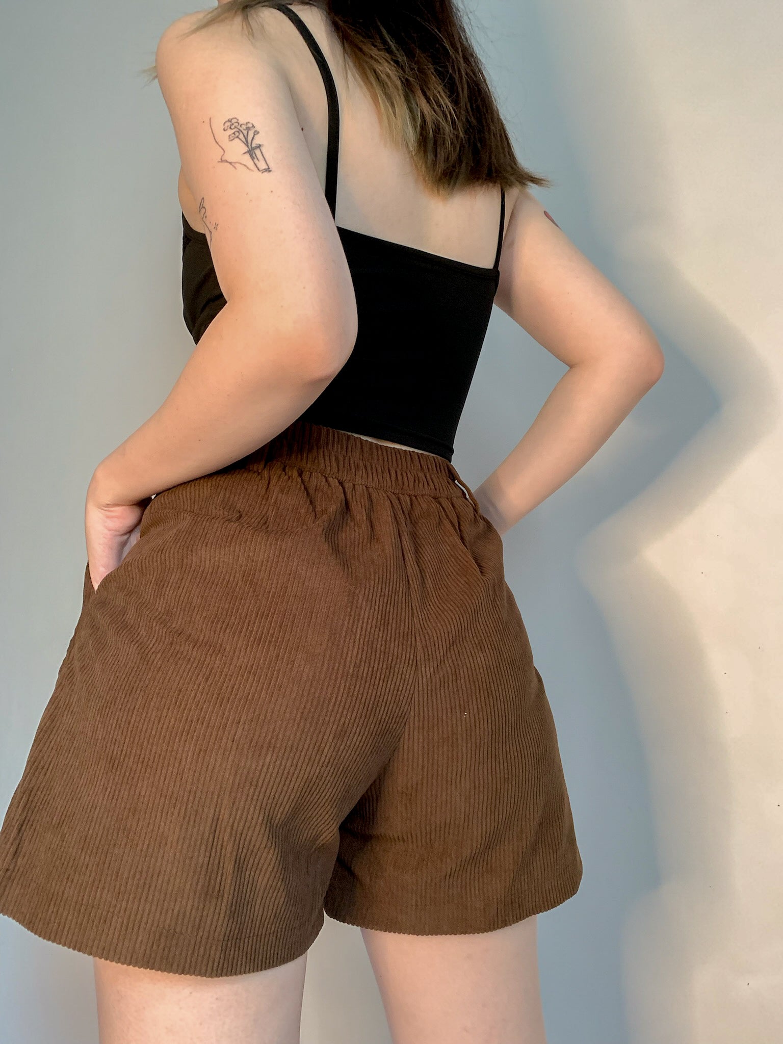 NAOMI CORDUROY SHORTS IN BROWN