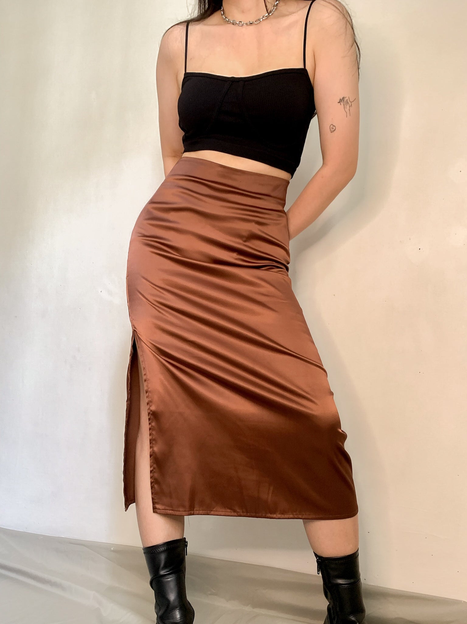 SABRINA MIDI SKIRT IN BROWN